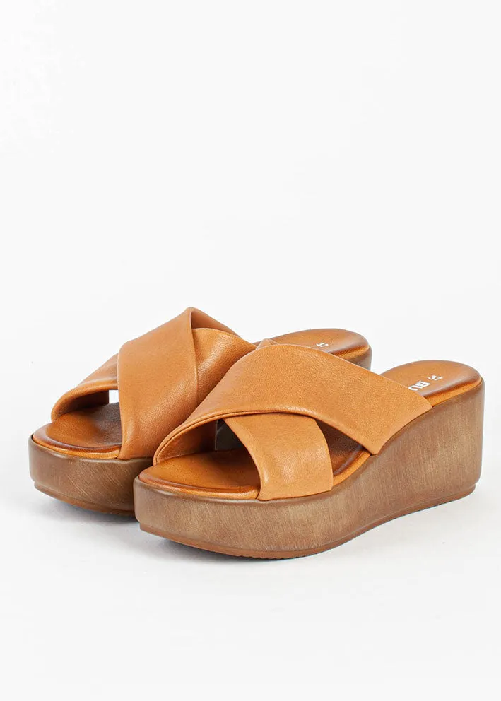 Bukela Lucia Plateau Sandal - cognac