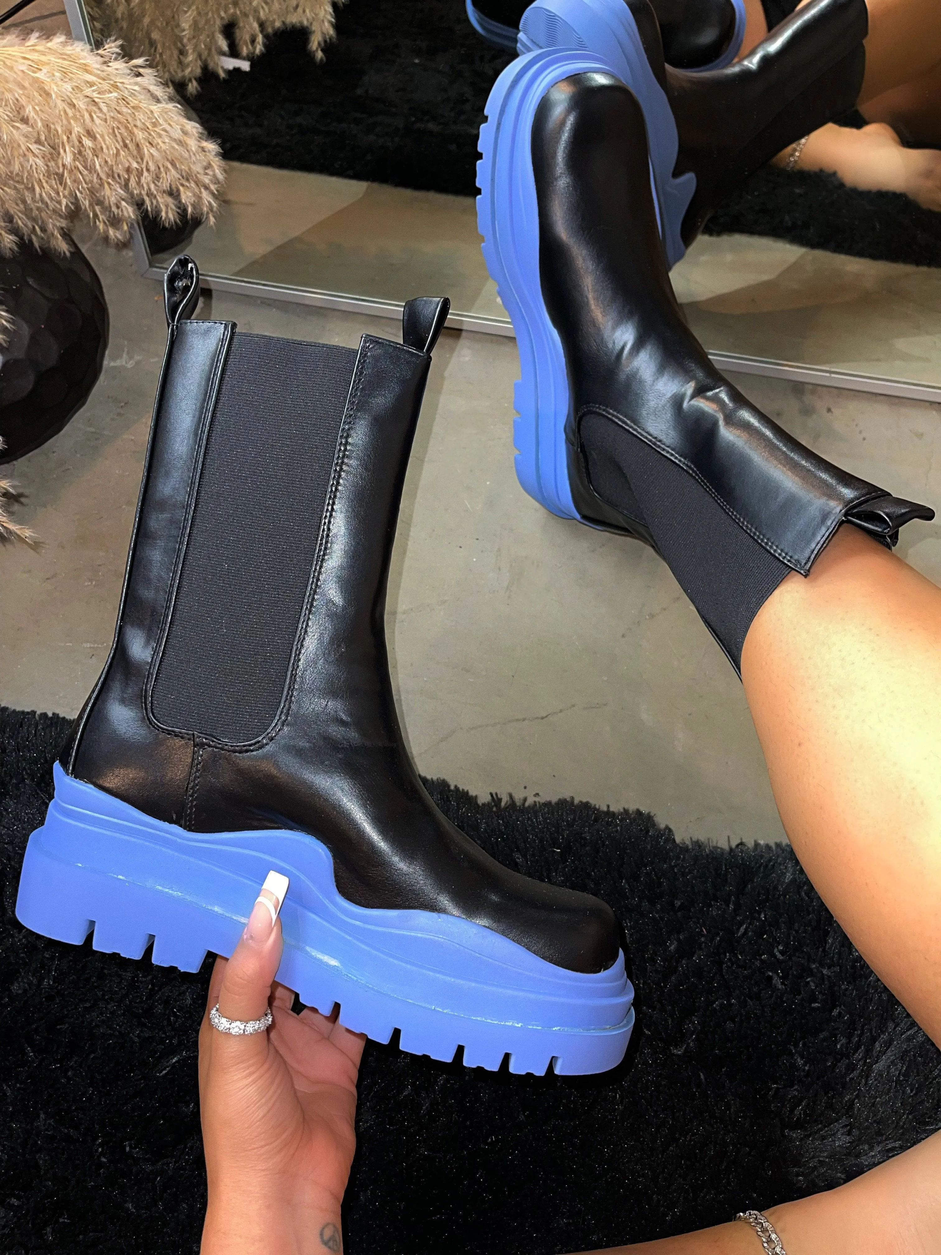 Chunky Soled Flatform Boots