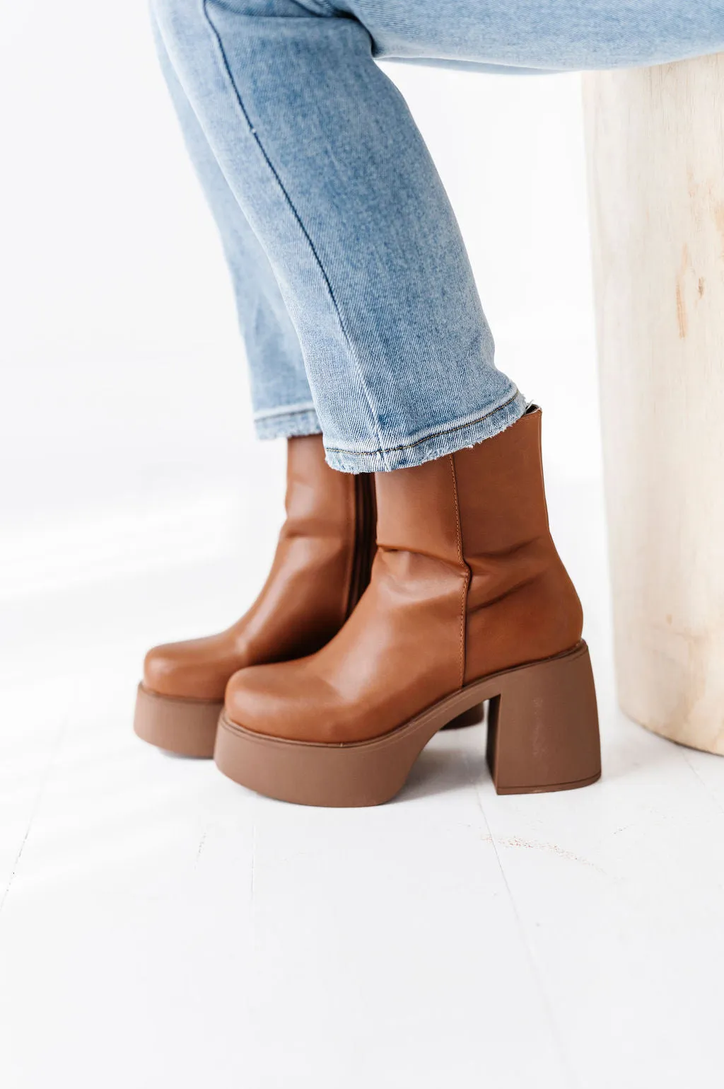 Groovy Babe Boot in Cognac