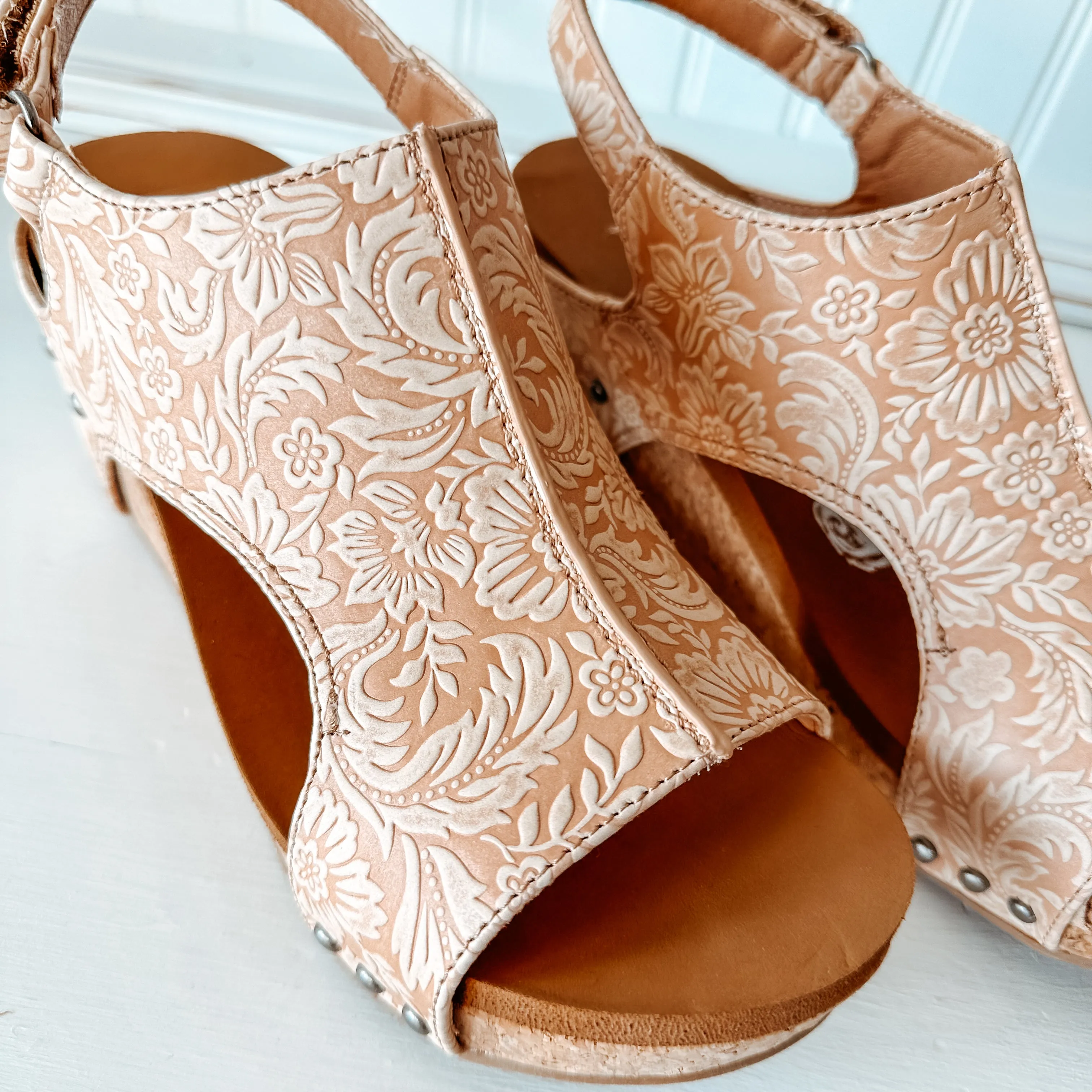 Isabella Tooled Wedge Sandal - Nude