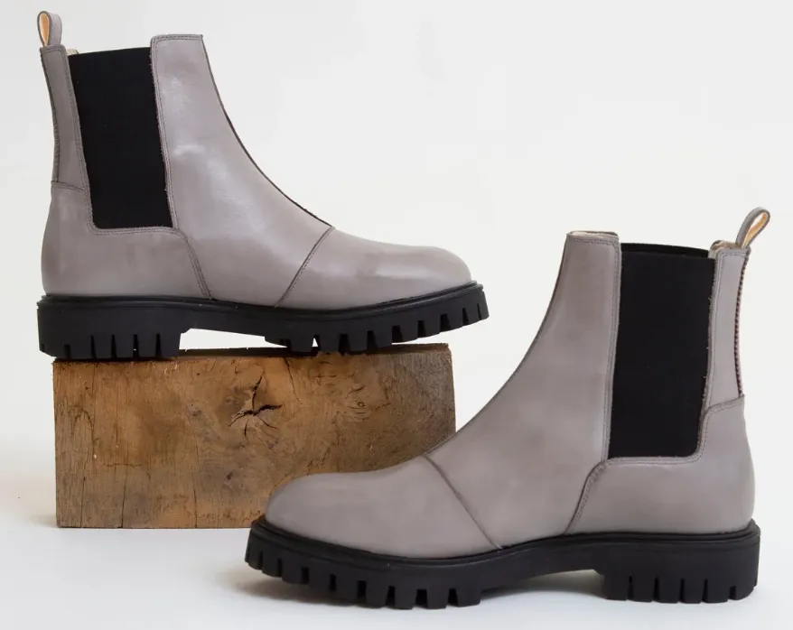 Milan Chelsea Boot In Grey